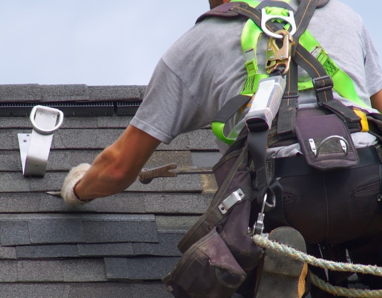 DIY vs Professional Roof Repair and Replacement Services