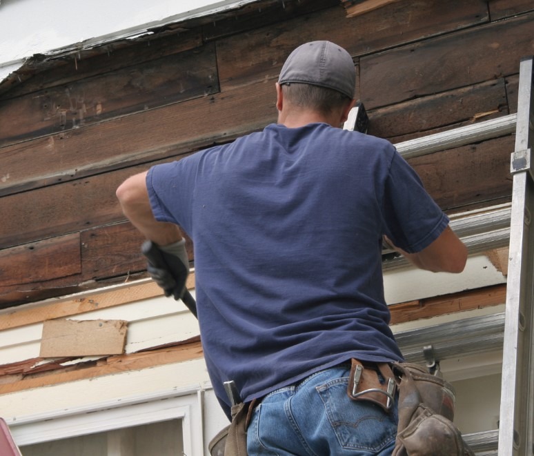 Professional Siding Removal